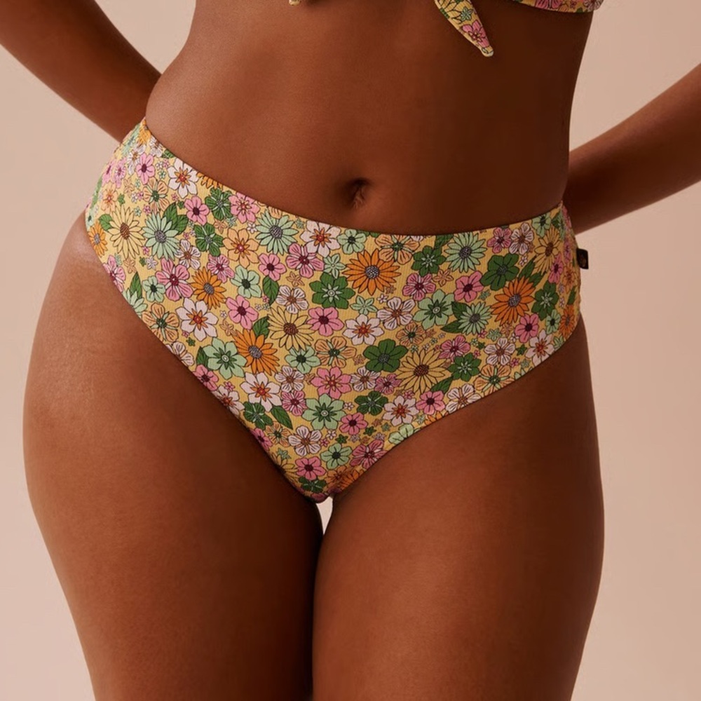 NWT Midwaist Cheeky Bikini Bottom (XS)